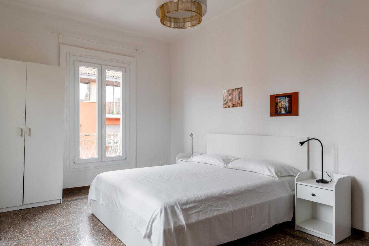 Alessandrini Apartment Alla Finestrella By Wonderful Italy Bolonha Exterior foto