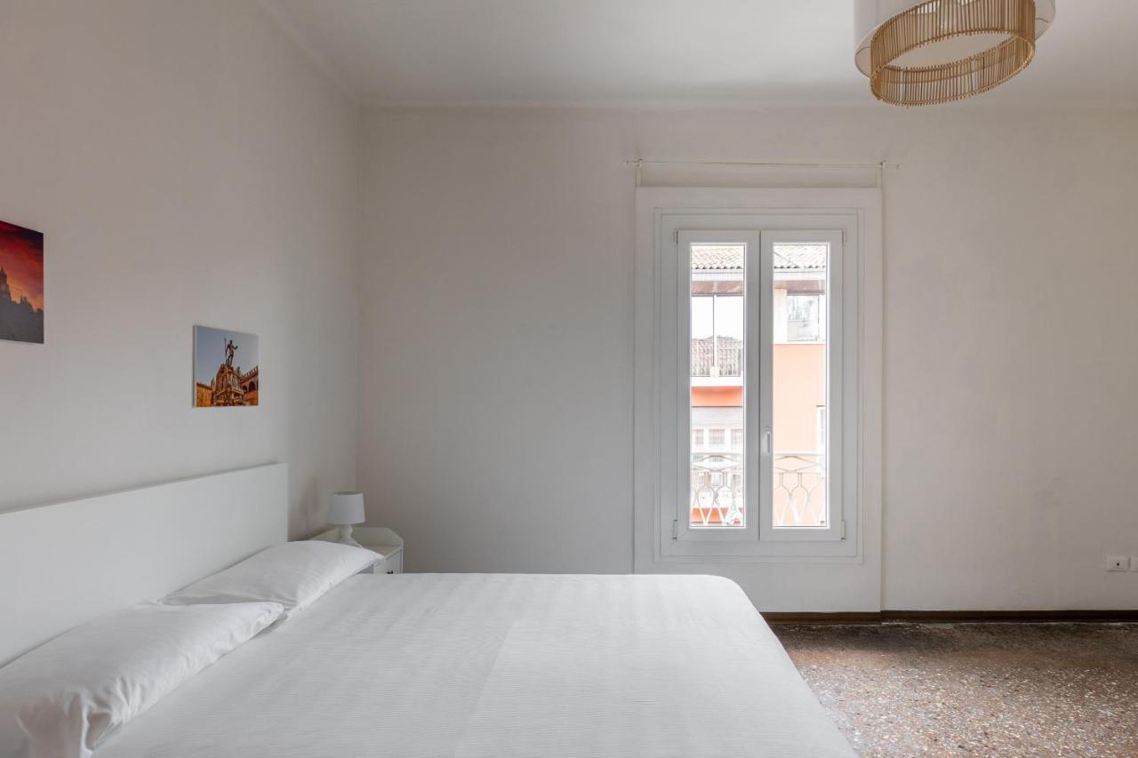 Alessandrini Apartment Alla Finestrella By Wonderful Italy Bolonha Exterior foto